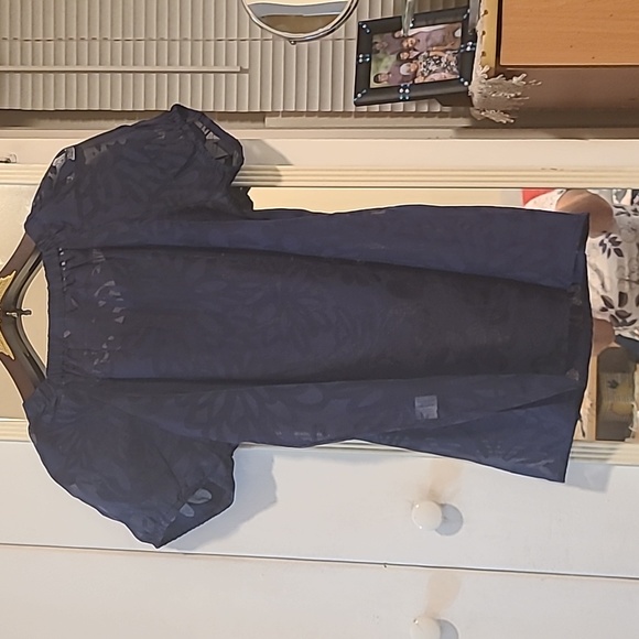 Lilly Pulitzer Short Sleeve Blouse, Color Blue, Size Medium 💙 - Picture 6 of 9